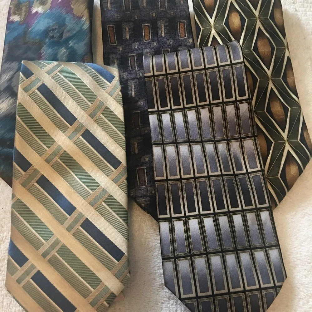 5 Pc bundle of men’s 100% silk ties.